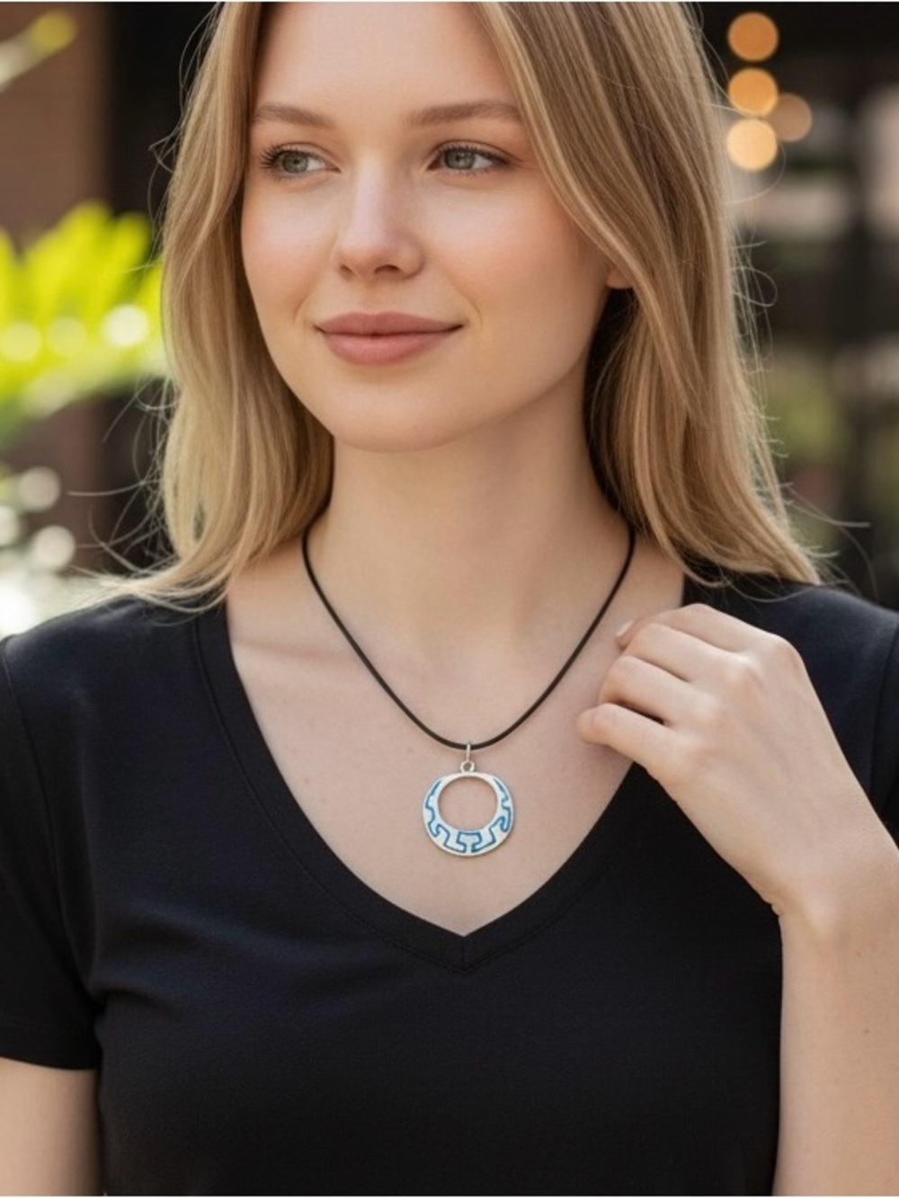 🩵Silver Tone Aztec Style Turquoise Inlay Pendant Necklace